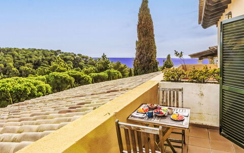 Tiana: Domicile, Eco Hôtel, Ombre, Villa, Balcon, Recours, Plante D'Appartement