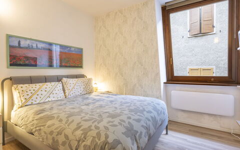 Studio T: Lit, Design Intérieur, Chambre, Bois, Drap De Lit, Sol, Sol, Meubles, Pièce, Linge