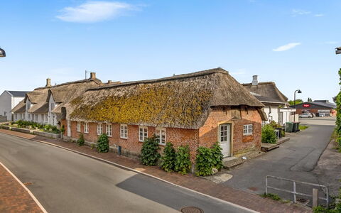 Jouni - 18Km from the Sea: Bleu, Chalet, Maison, Domicile, Ferme, Biens, Siding