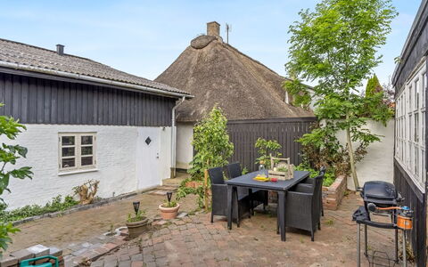 Jouni - 18Km from the Sea: Bleu, Chalet, Maison, Domicile, Ferme, Biens, Siding