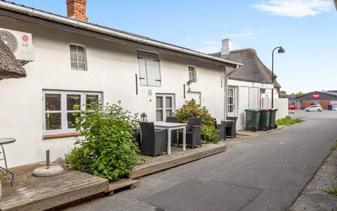 Jouni - 18Km from the Sea: Bleu, Chalet, Maison, Domicile, Ferme, Biens, Siding