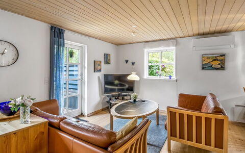 Tomassine: Sol, Design Intérieur, Meubles, Mur, Bois, Sol, Plafond, Parquet, Canapé, Salon