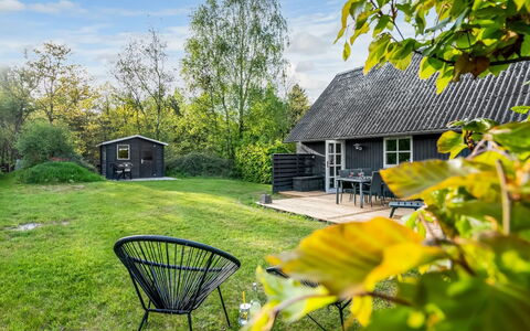 Tomassine: Herbe, Arbuste, Chalet, Maison, Domicile, Lot Terre, Toit, Jardin, Zone Rurale, Pelouse