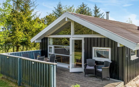 Josef - 1.2Km from the Sea: Bois, Maison, Domicile, Chalet, Dur, Planche, Porche, Siding, Batiments Jardin, Tache De Bois