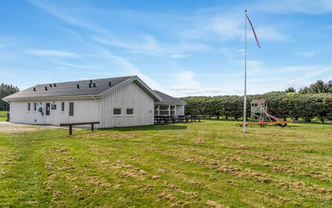 Josef - 1.2Km from the Sea: Herbe, Bâtiment, Maison, Plaine, Domicile, Toit, Architecture, Zone Rurale, Prairie, Lot Terre