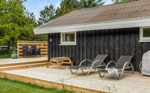 Josef - 1.2Km from the Sea: Meubles, Bois, Design Intérieur, Sol, Sol, Chaise, Pièce, Plafond, Salon, Appartement