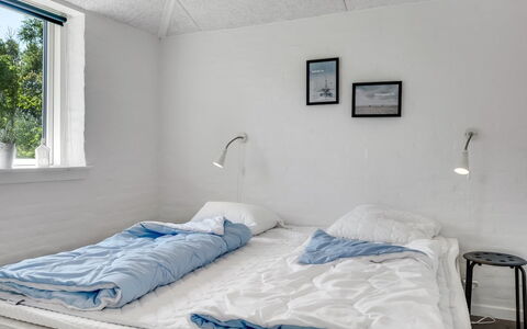 Eerika - 500M to the Fjord: Chambre, Drap De Lit, Literie, Lit, Linge, Plafond, Pièce, Cadre De Lit, Oreiller, Matelas