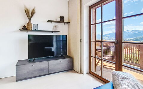 Flachau 800: Design Intérieur, Sol, Sol, Pièce, Meubles, Parquet, Plafond, Appartement, Dur, Tache De Bois
