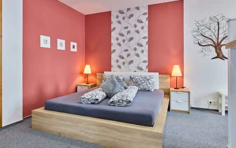 Vysoké Nad Jizerou 56: Lit, Meubles, Chambre, Design Intérieur, Sol, Literie, Sol, Drap De Lit, Bois, Linge