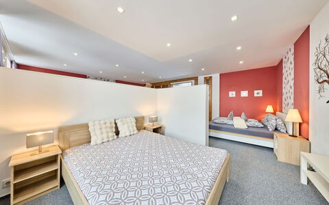 Vysoké Nad Jizerou 56: Meubles, Design Intérieur, Lit, Chambre, Sol, Sol, Plafond, Bois, Pièce, Éclairage
