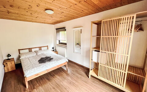 Peklo Hrádeček: Lit, Sol, Sol, Design Intérieur, Chambre, Mur, Parquet, Bois, Meubles, Drap De Lit