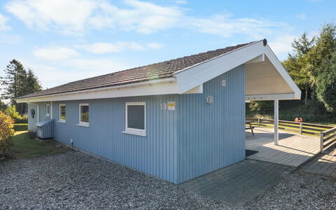 Sybil - 350M from the Sea: Toit, Domicile, Porte, Chalet, Ombre, Siding, Cour, Biens, Arrière-Cour