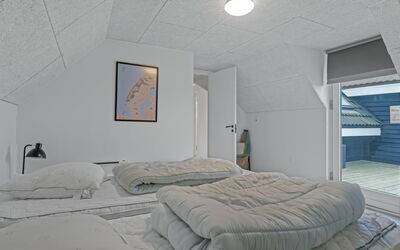Launo - 300M from the Sea
