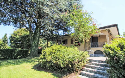 Il Poggio: Arbuste, Zone Résidentielle, Maison, Domicile, Jardin, Pelouse, Chalet, Biens, Ombre