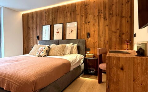 Domus Canazei: Meubles, Design Intérieur, Lit, Chambre, Sol, Mur, Sol, Drap De Lit, Bois, Literie