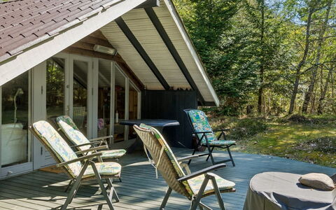 Elfrede - 900M from the Sea: 