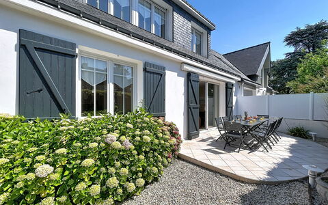 Ty Bottez: Domicile, Arbuste, Maison, Zone Résidentielle, Toit, Chalet, Porte, Jardin, Couverture De Sol, Biens