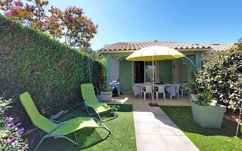 Les Mathes 642: Bleu, Piscine, Composite, Ombre, Recours, Biens, Hacienda, Villa, Centre De Loisirs