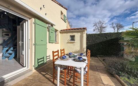 Les Mathes 642: Arbuste, Jardin, Chalet, Ombre, Aménagement Paysager, Cour, Arrière-Cour, Villa, Ferme, Plante D'Appartement