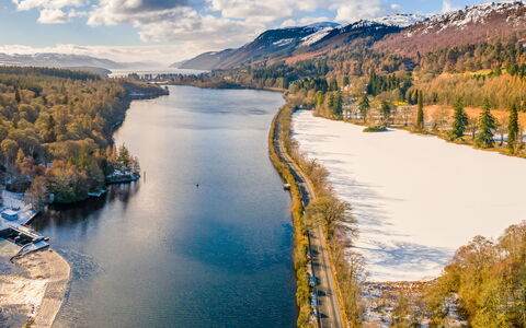 Strone Cottage: L'Eau, Ressources En Eau, Plan D'Eau, La Nature, Paysage Naturel, Cours D'Eau, Voie Navigable, Canal, Banque, Paysage