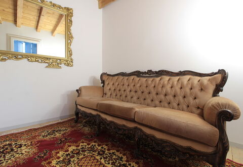 Villa Dolce Bacio, Pool and Spa, Valdobbiadene: Meubles, Design Intérieur, Canapé, Sol, Sol, Pièce, Salon, Cadre, Parquet