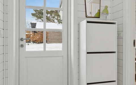 Aria - 310M from the Sea: Sol, Sol, Porte, Pièce, Parquet, Accueil Porte, Tache De Bois, Cabinetry, Dur