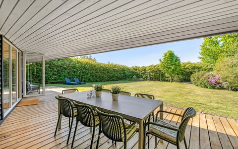 Yorick - 350M to the Fjord: Bois, Parquet, Plate-Forme, Plafond, Dur, Porche, Planche, Ombre, Mobilier De Jardin, Eco Hôtel