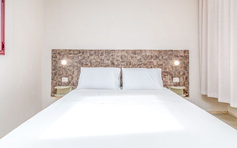 Terracorte Villa: Design Intérieur, Sol, Chambre, Linge, Literie, Lit, Luminaire Plomberie, Hôtel, Drap De Lit