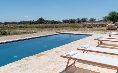 Terracorte Villa: Piscine, Composite, Mobilier De Jardin, Balancelle, Réflexion, Miroir D'Eau, Recours, Dalle, Chaise Longue