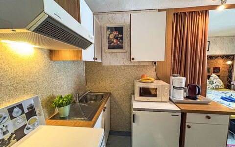 Niedernsill 12: Cuisine, Meubles, Principaux Appliance, Appareil De Cuisine, Bois, Design Intérieur, Comptoir, Sol, Sol, Pièce
