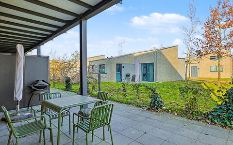 Apartment am See: Ombre, Jardin, Cour, Aménagement Paysager, Cour, Arrière-Cour, Mobilier De Jardin, Daylighting, Plante D'Appartement, Villa