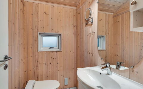 Garth - 50M from the Sea: Luminaire Plomberie, Bois, Salle De Bains, Sol, Lavabo, Sol, Plafond, Évier, Design Intérieur, Robinet