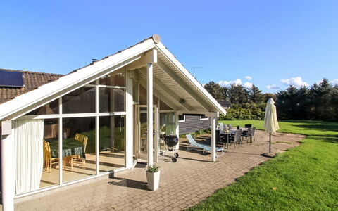 Tonje - 600M from the Sea: Meubles, Bois, Design Intérieur, Sol, Sol, Chaise, Pièce, Plafond, Salon, Appartement