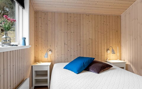 Peadda - 300M from the Sea: Design Intérieur, Meubles, Bois, Sol, Chambre, Plafond, Sol, Lit, Pièce, Éclairage