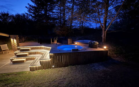 Peadda - 300M from the Sea: Éclairage, Composite, Piscine, Plate-Forme, Nuit, Éclairage Paysager, Recours, Jardin, Jacuzzi