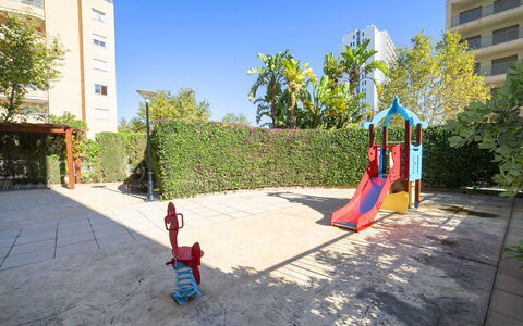 Apolo Xviii: Appartement, Condominium, Zone Résidentielle, Design Urbain, Usage Mixte, Bâtiment Commercial, Balcon, Hôtel, Ombre