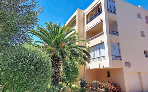 L'Iris: Zone Résidentielle, Appartement, Condominium, Balcon, Ombre, Villa, Hôtel
