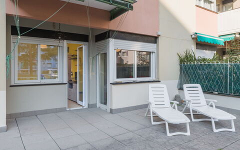 La Terrazza di Alessia e Luca: Sol, Appartement, Composite, Verre, Balcon, Condominium, Ombre, Daylighting, Conception, Aluminium
