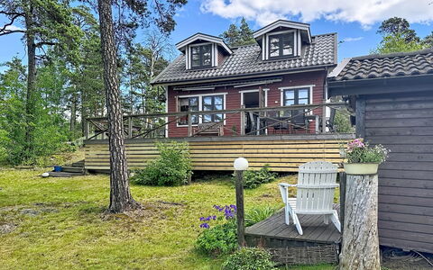 Skärgårdsdröm På Ön: Bâtiment, Fenêtre, Maison, Domicile, Chalet, Zone Résidentielle, Arbuste, Toit, Zone Rurale