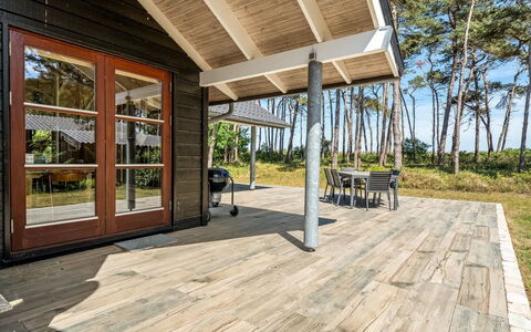 Groa - 50M from the Sea: Bois, Parquet, Dur, Planche, Sol, Plate-Forme, Tache De Bois, Porche, Lumber, Boardwalk