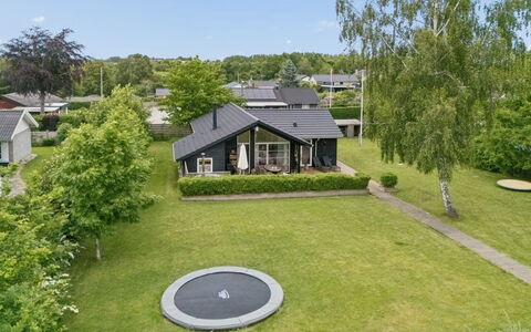 Galatia - 1.4Km from the Sea: Herbe, Zone Résidentielle, Maison, Domicile, Arbuste, Paysage, Toit, Jardin, Lot Terre