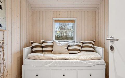 Galatia - 1.4Km from the Sea: Meubles, Design Intérieur, Sol, Sol, Chambre, Bois, Lit, Pièce, Éclairage, Linge