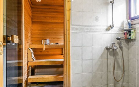 Luongasloma 2: Sol, Bois, Sol, Luminaire Plomberie, Design Intérieur, Salle De Bains, Plomberie, Tuile, Douche, Pièce