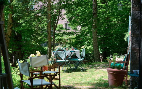 Il Gallinaio, Vivo D'Orcia: Meubles, Vert, Chaise, Mobilier De Jardin, Été, Jardin, Table, Tableau De Plein Air, Arbuste