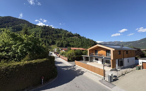 Glacier Loft Kitzsteinhorn 1: Maison, Domicile, Toit, Pente, Village, Allée, Village De Montagne, Balcon