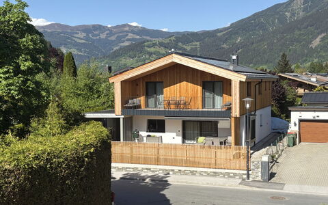 Glacier Loft Kitzsteinhorn 1: Domicile, Maison, Toit, Zone Résidentielle, Chalet, Siding, Pente, Village, Biens, Balcon