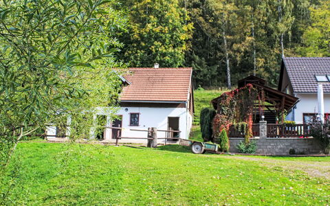 Green Valley Park Stárkov 9: Arbre, Maison, Chalet, Domicile, Zone Rurale, Ferme, Village, Jardin, Pelouse