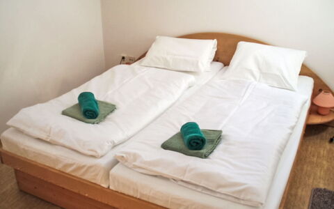 Green Valley Park Stárkov 15: Meubles, Chambre, Bois, Drap De Lit, Lit, Literie, Textile, Sol, Linge, Cadre De Lit