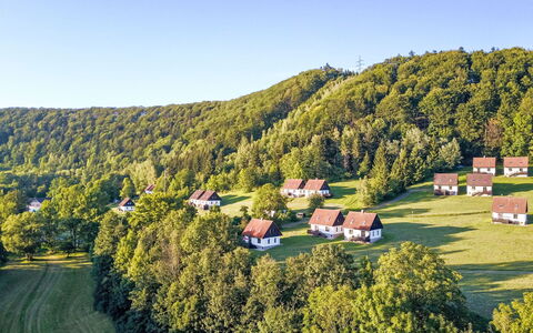 Green Valley Park Stárkov 15: Herbe, Arbre, Vert, La Nature, Paysage Naturel, Végétation, Paysage, Prairie, Zone Rurale, Montagnes