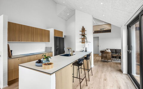 Damiana - 1.1Km from the Sea: Cuisine, Design Intérieur, Comptoir, Sol, Bois, Plafond, Meubles, Sol, Cabinetry, Pièce